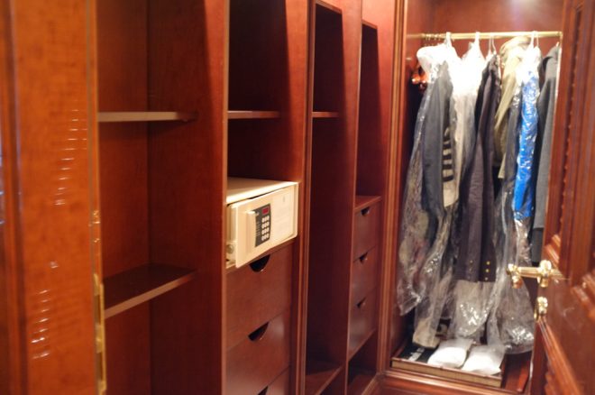 Ritz Carlton walkin closet, Fuji X100