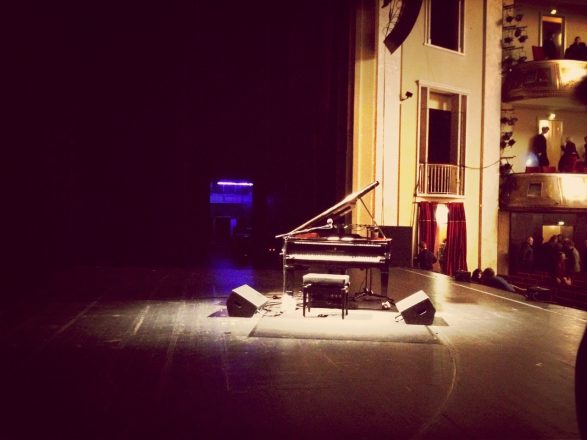 The Steinway piano onstage after Randy Newman's show at the Admiralspalast. (2)