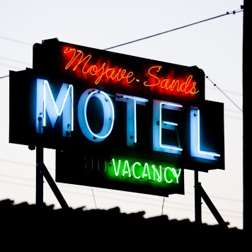 Mojave Sands -signs