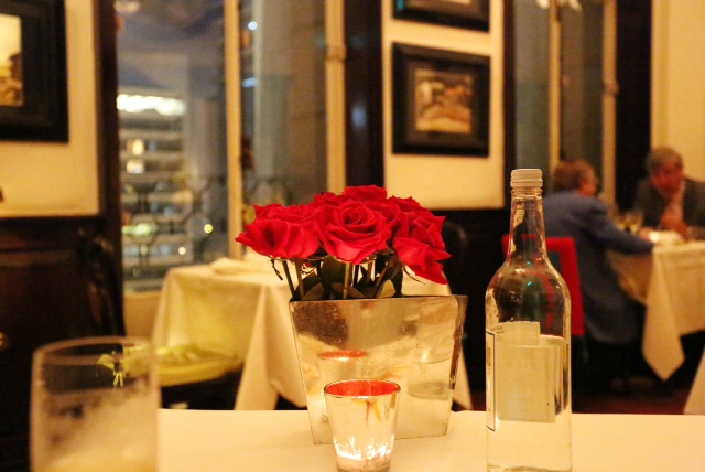 Red roses add to the glamorous atmosphere at The China Club in Hong Kong (add hyperlink to previous China club post)