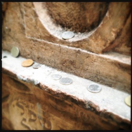 Coins left as tokens of remembrance, Mobile photography