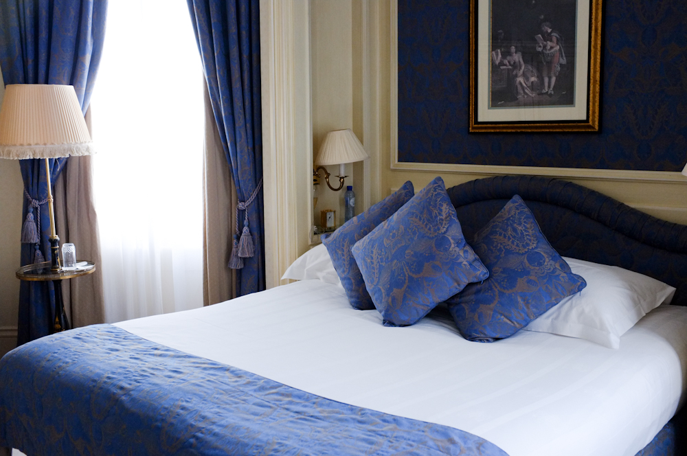 The delft blue bed of suite 323 at the Hotel Amstel. Fuji X100